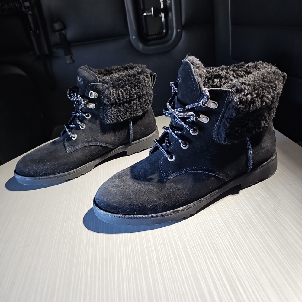 UGGS Romley Heritage Black Sherpa Lined‎ Leather Lace-Up Boots Women's 8 NWOT